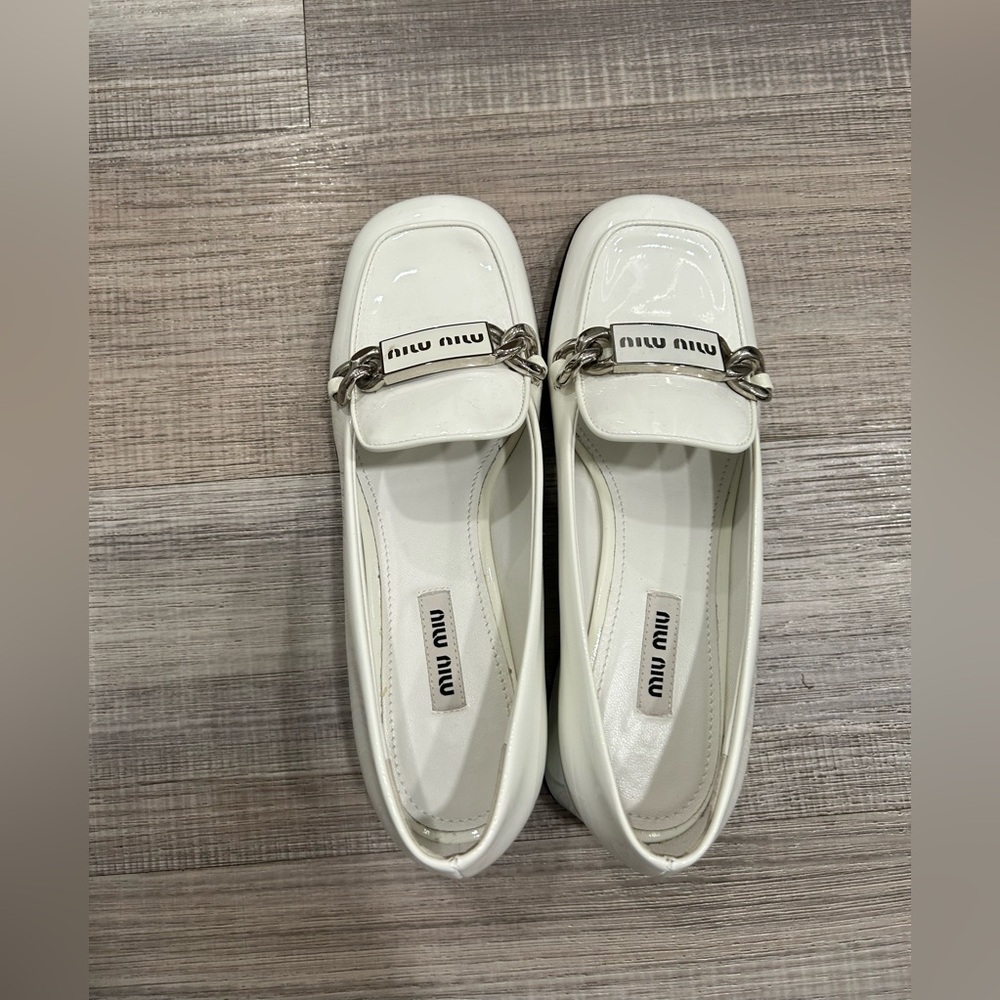 Miu Miu Patent Leather Logo-Plaque Loafers – White (EU 37.5/US 7.5)